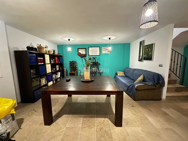 Foto f238a378-e2ce-4ecc-97da-b9befc5f3965. Casa aparellada amb aparcament piscina a La Alcaidesa