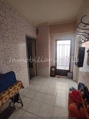 Casa en Puerto Lumbreras. Se vende casa en el centro con bajo comercial.