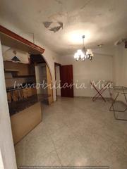 Casa a Puerto Lumbreras. Se vende casa en el centro con bajo comercial.