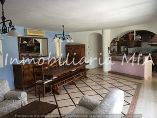 Chalet en Purias. Finca de ensueo vivienda, piscina, jardines y establo a 10 min