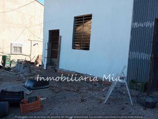 Lloguer Local Comercial a Puerto Lumbreras. Se alquila local comercial en avenida juan carlos 1 puerto lumbr