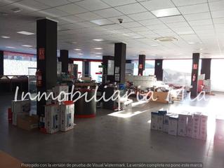 Location Local commercial à Puerto Lumbreras. Se alquila local comercial en puerto lumbreras