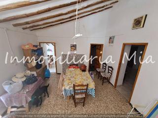 Maison à Puerto Lumbreras. Se vende finca con casa, plantación de almendros y olivos en pue