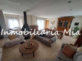 Xalet a Purias. Gran casa de campo con 6 dormitorios y piscina en puriaslorca