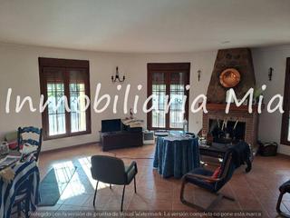Maison à Arboleas. Se vende casa de campo amueblada con olivos en producción y vist