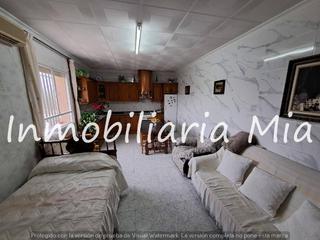 Haus in Puerto Lumbreras. Finca rústica vallada de 450.000 m con casa, almacenes y explota