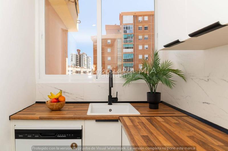 Foto 9ad6eed4-9e75-47db-9980-3be78b4b567c. Piso hermoso piso, totalmente reformado a estrenar en Torremolinos