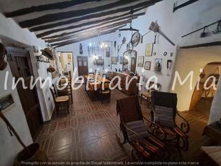 Haus in Bejar. Encanto rural y rentabilidad casa cueva con 6 ha de terreno en p