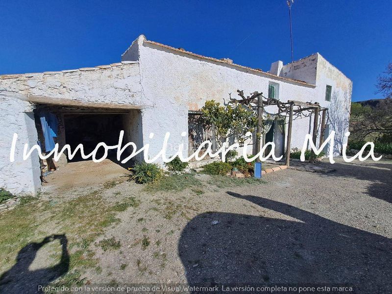 Foto a435d370-91ea-46d4-9774-34bb1ba5cb83. Casa amb aparcament a Vélez - Rubio