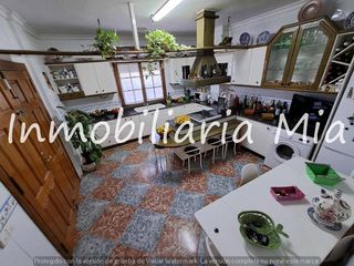 Haus in Torrealvilla. Amplia y acogedora casa en venta en la hoya!