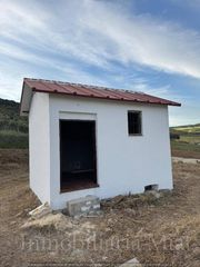 Terreny residencial a Almogía. Almogía, parcela rústica con almacén, agua y luz de red.