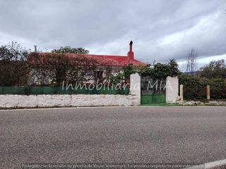 Casa en Residencial Jardín Botánico. Finca rústica con casa