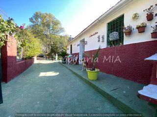 House en Residencial Jard�n Bot�nico. Finca r�stica con casa