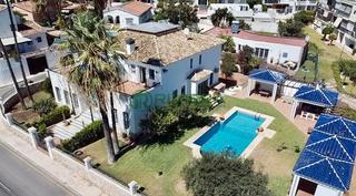 Casa a Solymar. Solymar
