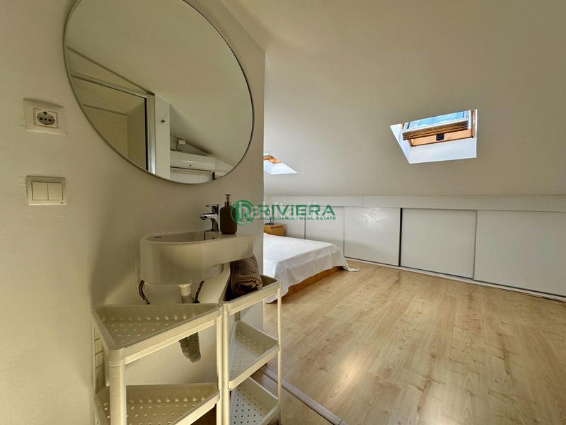 Foto 09ddc374-8f08-4e82-bfaf-f22ea67b44e2. Duplex avec chauffage dans La Goleta - San Felipe Neri Málaga