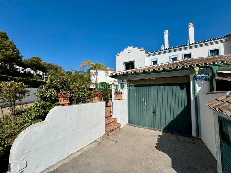 Foto 0debd46c-eb48-4e74-9371-7defe9bca848. Casa aparellada a calle geranio 98 a Riviera del Sol Mijas