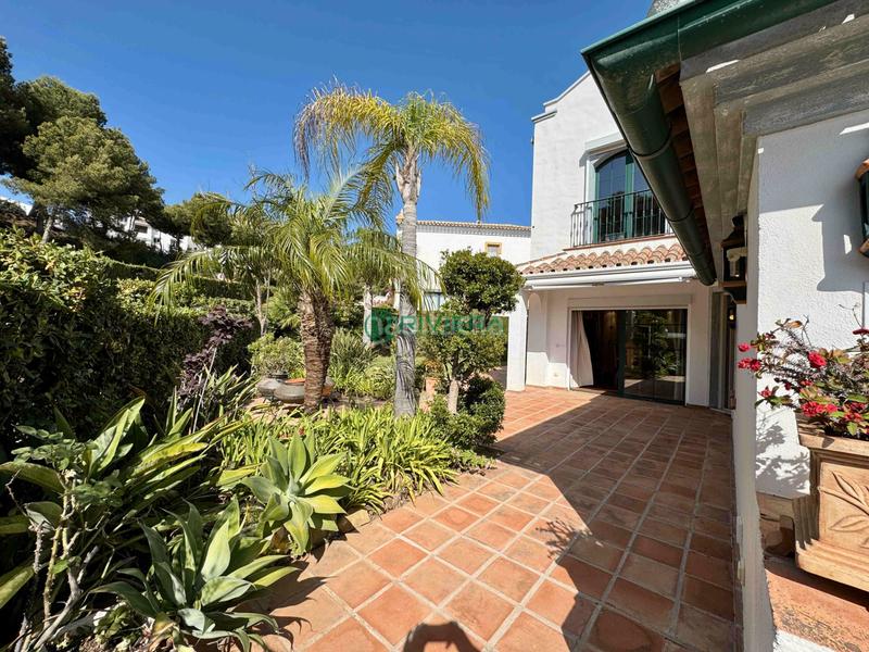 Foto 38f8850d-2277-48c4-acf9-dd6603e3acc0. Casa aparellada a calle geranio 98 a Riviera del Sol Mijas