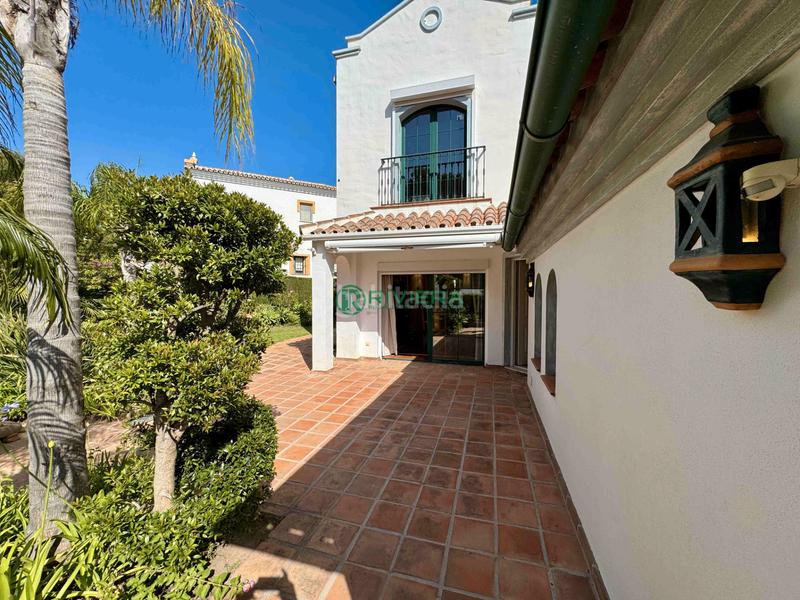 Foto 6ac5d7d4-f3f8-43ff-9c33-95e2afed210e. Casa aparellada a calle geranio 98 a Riviera del Sol Mijas