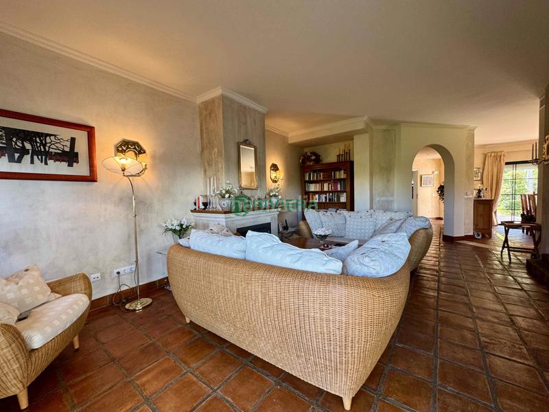 Foto be61e14e-1c5f-48ec-9871-77d629a8795e. Casa aparellada a calle geranio 98 a Riviera del Sol Mijas