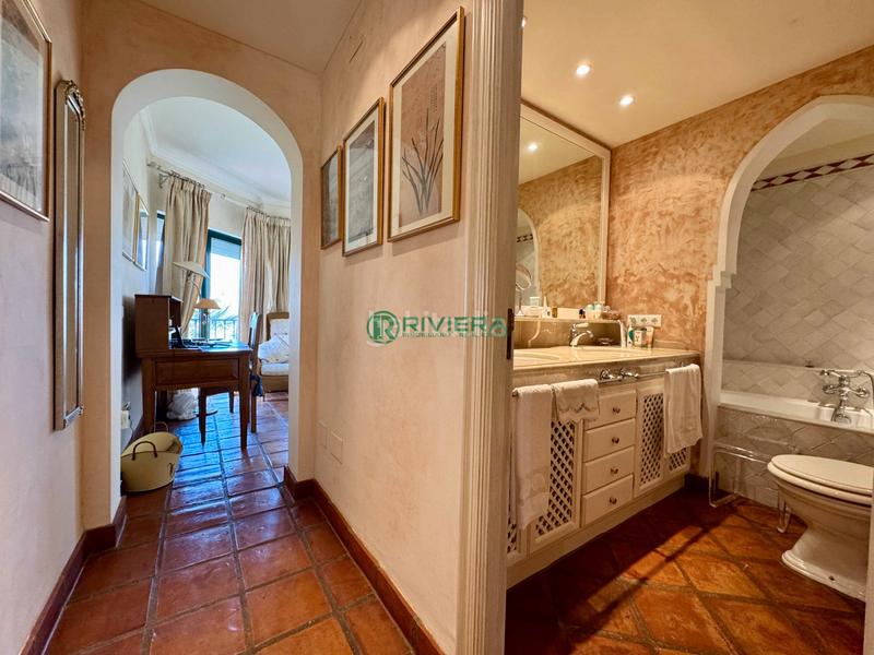 Foto c0b40b52-2a81-4e2a-9056-cf24e47714b1. Casa aparellada a calle geranio 98 a Riviera del Sol Mijas