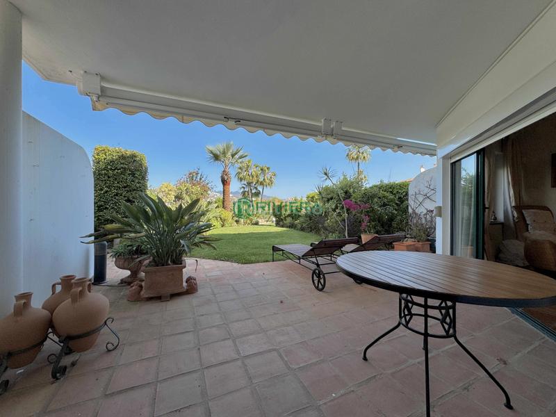 Foto c8796cb9-21aa-47c1-8210-57e135cd0868. Casa aparellada a calle geranio 98 a Riviera del Sol Mijas