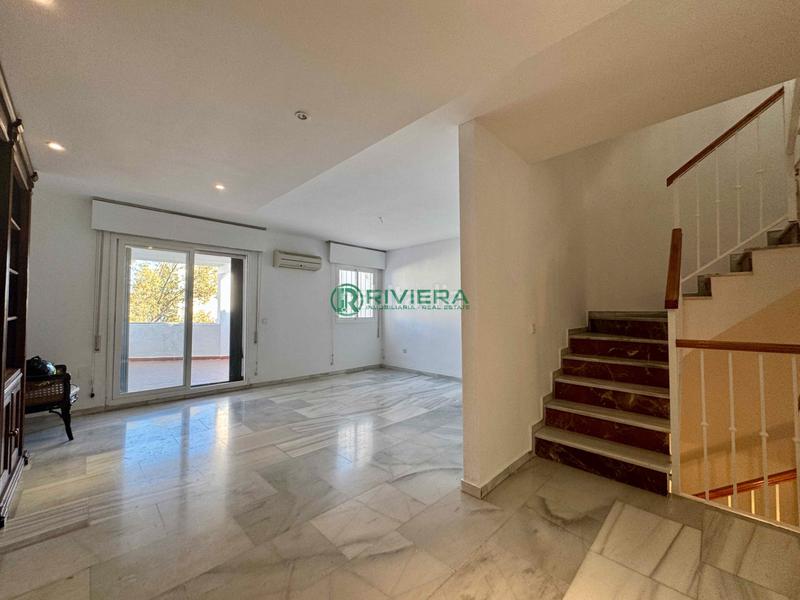 Foto 06f03a5c-067c-48aa-bb82-1701e99bd465. Chalet  adosado en venta en calle firmamento en Benalmádena