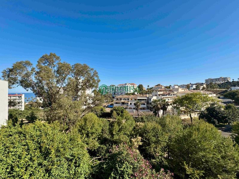 Foto 0cb1da2e-71d1-4a18-b240-27f88fb87e18. Chalet  adosado en venta en calle firmamento en Benalmádena