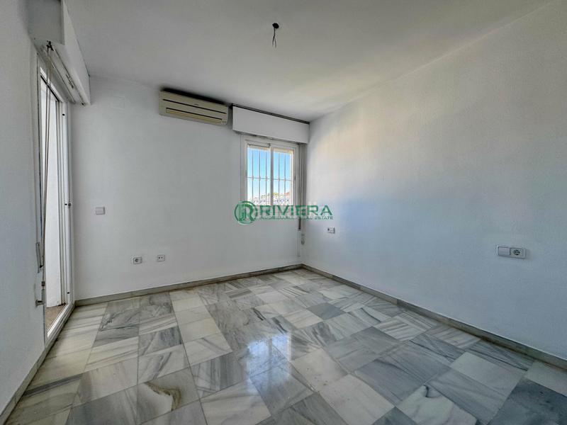 Foto 284f853c-6478-45e6-8329-0e1bd59aeb0e. Chalet  adosado en venta en calle firmamento en Benalmádena