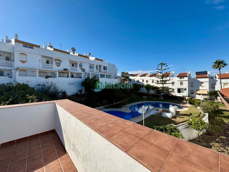 Foto 459f3956-a8d0-403e-8dd1-e8d315505c27. Chalet  adosado en venta en calle firmamento en Benalmádena
