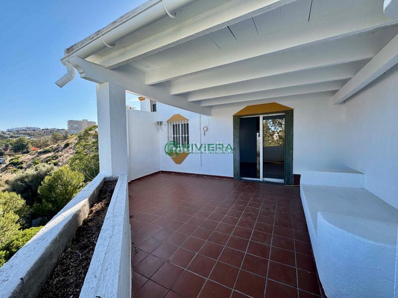 Foto a74aa836-37b5-4492-9c0a-aeba73f1860a. Chalet  adosado en venta en calle firmamento en Benalmádena