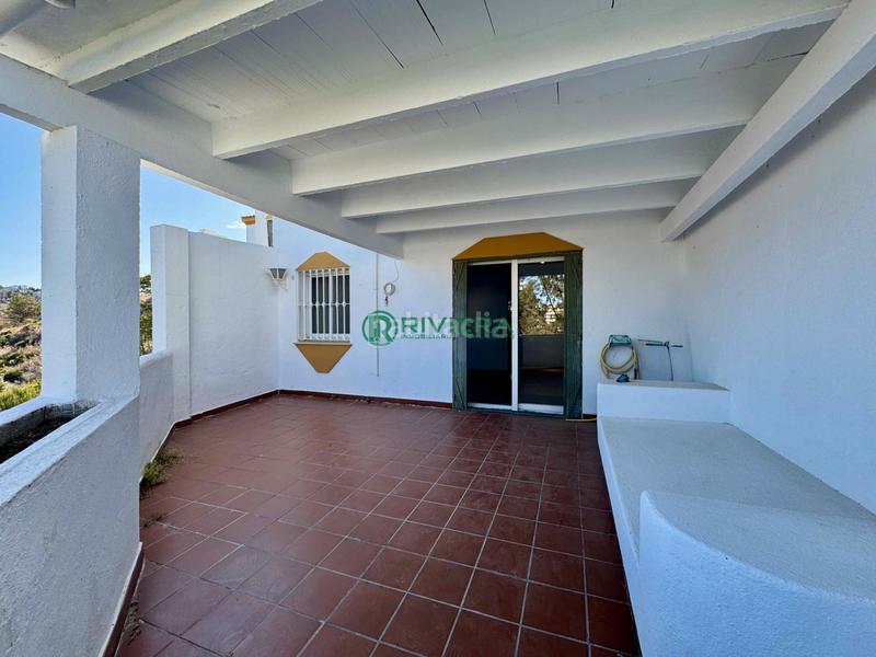 Foto c662e121-e9f5-4cf4-a1ce-6b45baa12ef8. Chalet  adosado en venta en calle firmamento en Benalmádena