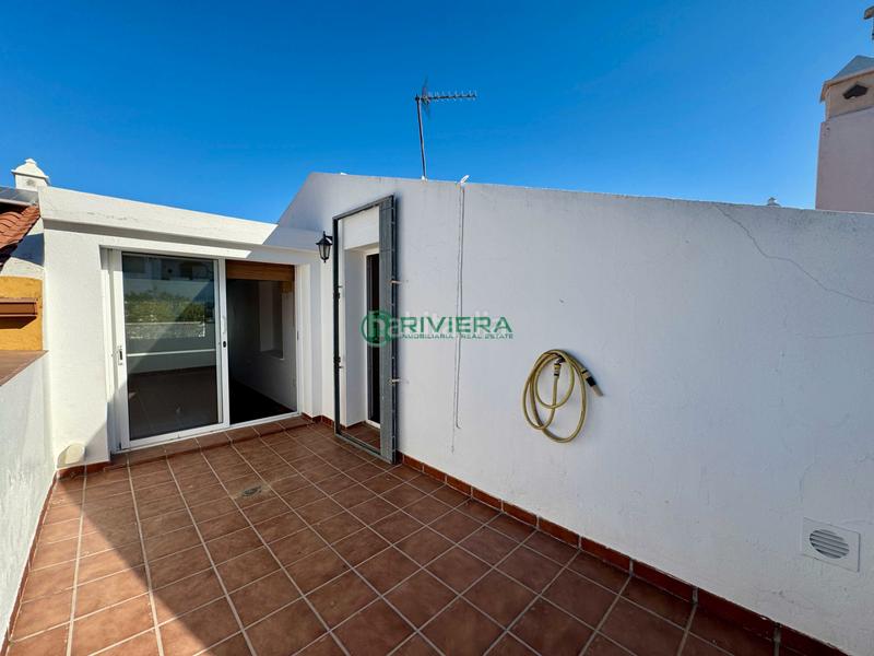 Foto cd7ec379-cec5-4cf8-bec9-acb29efbfff5. Chalet  adosado en venta en calle firmamento en Benalmádena