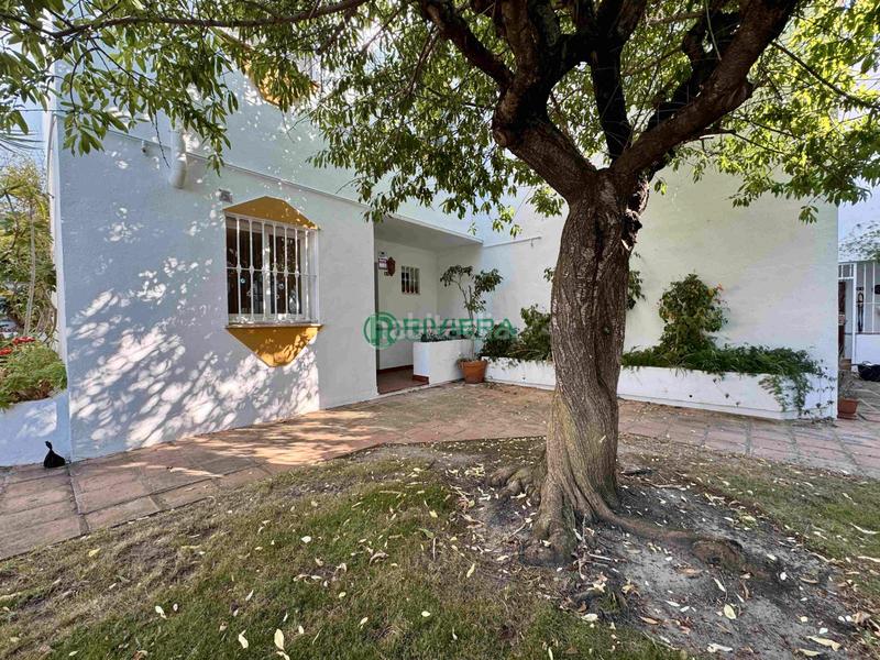 Foto e9631043-351b-4c2e-a4e8-aee296ad86c9. Chalet  adosado en venta en calle firmamento en Benalmádena