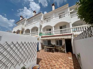 Casa adossada a Avenida del tivoli 13