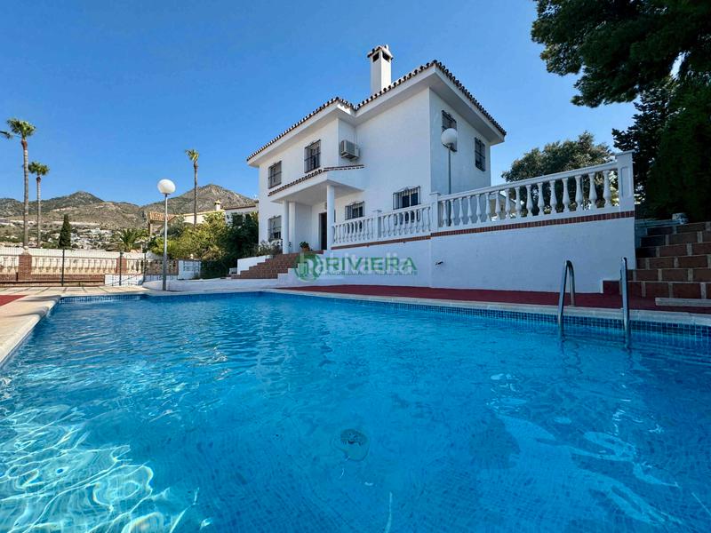 Foto 18f48fc2-739e-4864-879b-df2431e948f4. Chalet casa/chalet independiente en venta en avenida tomillar en Benalmádena