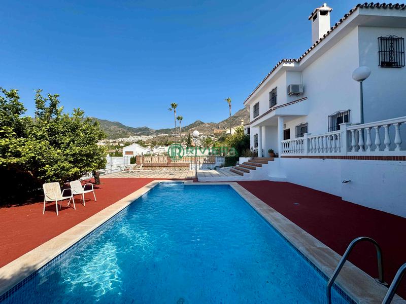 Foto 1a7b83d9-534c-4ec2-a120-79a155f7f3c4. Chalet casa/chalet independiente en venta en avenida tomillar en Benalmádena