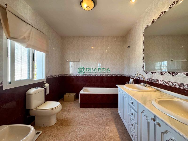 Foto 2fd1d86c-196d-4099-a2ff-f018782e813d. Chalet casa/chalet independiente en venta en avenida tomillar en Benalmádena