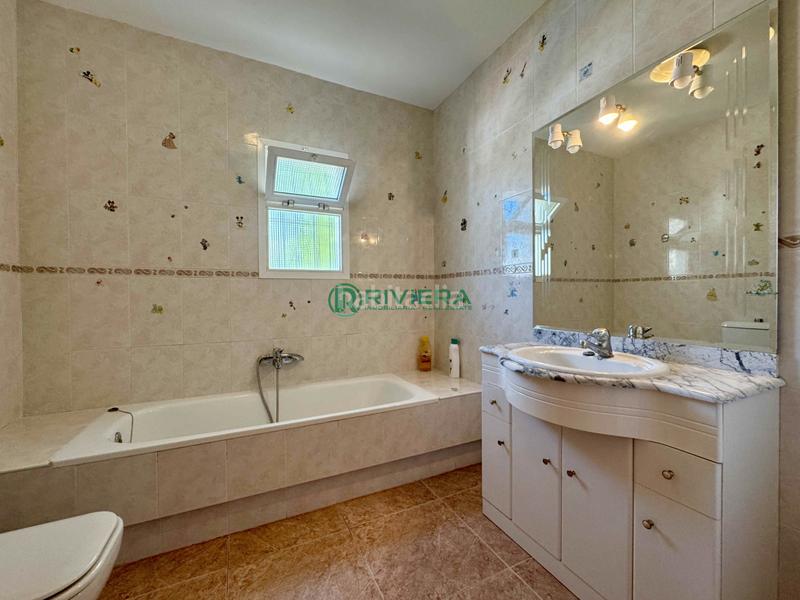 Foto 449a3d5b-86c7-4307-8ad1-a3c6c6819d37. Chalet casa/chalet independiente en venta en avenida tomillar en Benalmádena