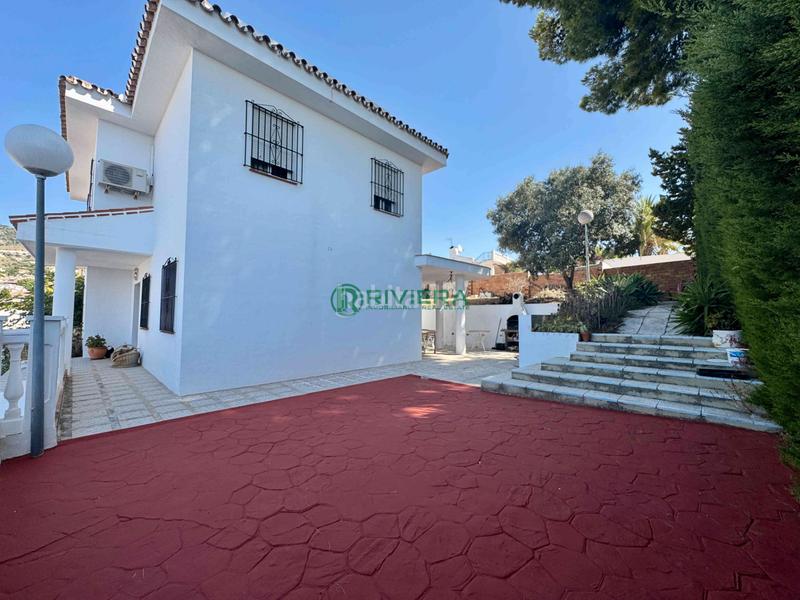 Foto a4d1bc46-284a-4aae-96fd-c4988afa0de4. Chalet casa/chalet independiente en venta en avenida tomillar en Benalmádena