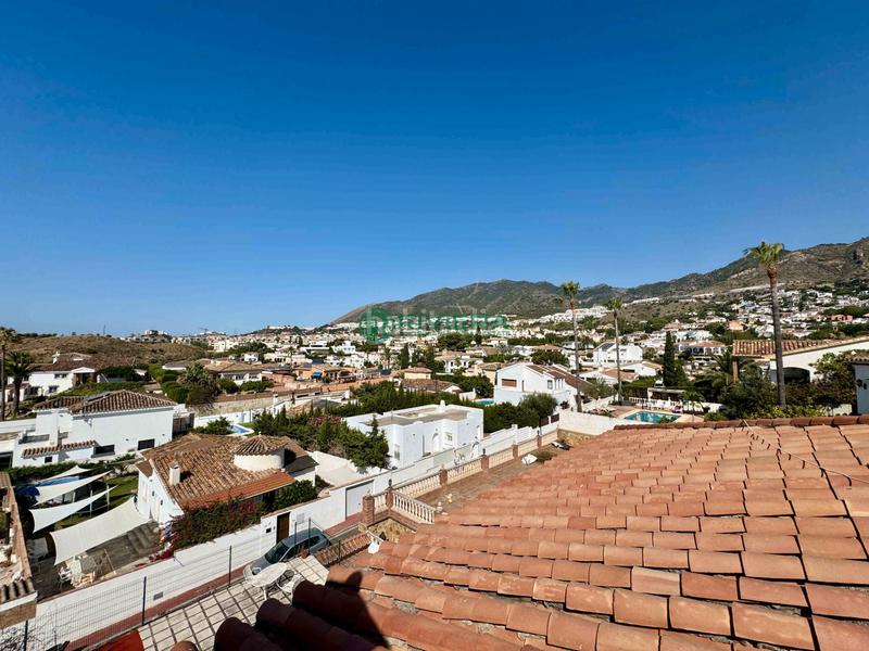 Foto c4f95400-384e-46fe-a9f7-1700aab42ef1. Chalet casa/chalet independiente en venta en avenida tomillar en Benalmádena