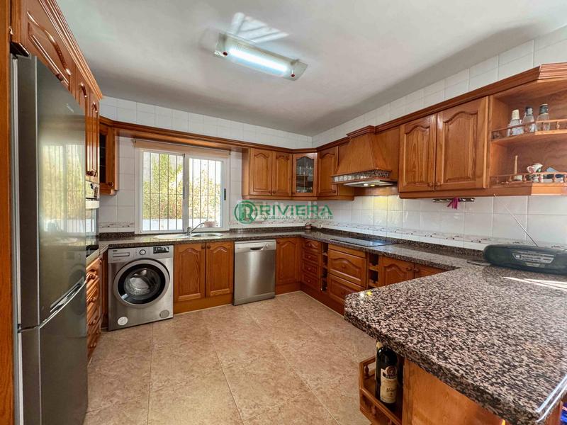 Foto c86313ee-dda2-4c49-81cb-70ba2c8bbdf9. Chalet casa/chalet independiente en venta en avenida tomillar en Benalmádena