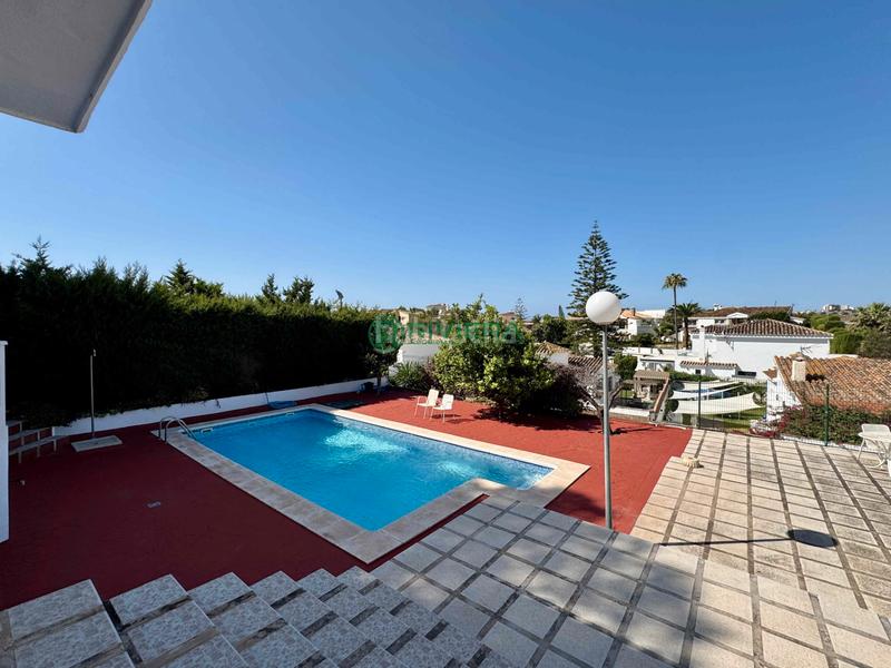 Foto f1452351-2001-45b2-96ce-0376929a0fa6. Chalet casa/chalet independiente en venta en avenida tomillar en Benalmádena
