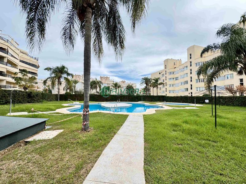 Foto 4a406f4b-2380-481a-ad3b-3a00e6da35ce. Piso en calle brigitte bardot 7 en Playamar - Benyamina Torremolinos