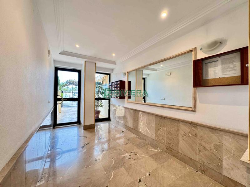 Foto 988c25d2-3cea-4754-9350-f425a6c0fc22. Piso en calle brigitte bardot 7 en Playamar - Benyamina Torremolinos