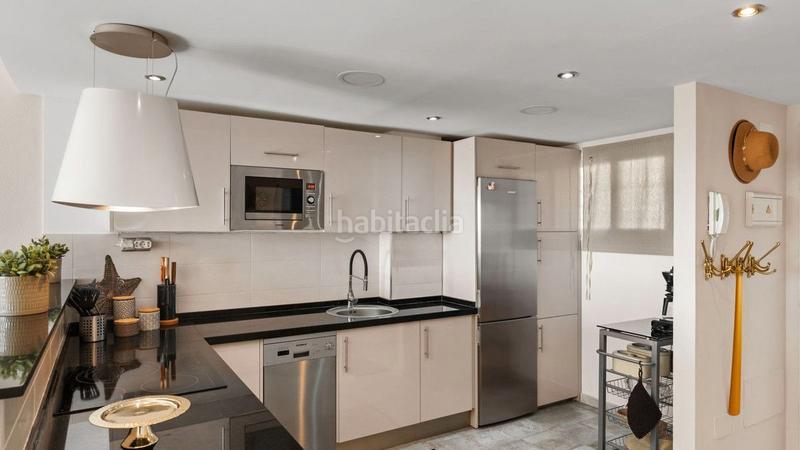 Foto 1587be16-f2aa-48e7-965c-d7e8b3c55d58. Penthouse with heating parking pool in Montemar Torremolinos