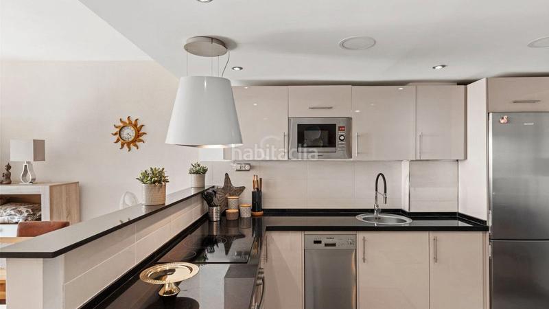 Foto c7b957cb-44f8-4d37-b44f-f0c50687534d. Penthouse with heating parking pool in Montemar Torremolinos