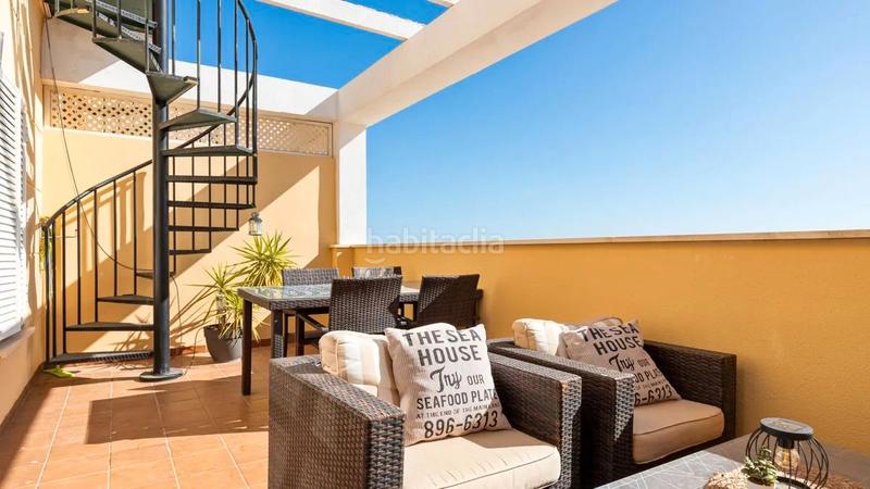 Foto f9c03bb7-af08-4901-b31d-564619197d35. Penthouse with heating parking pool in Montemar Torremolinos