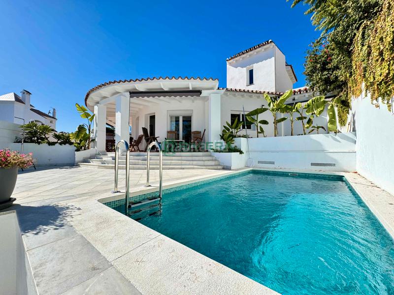 Foto 34e2e442-6647-4234-9187-0845948b2707. Chalet casa/chalet independiente en calle fragata, en Benalmádena