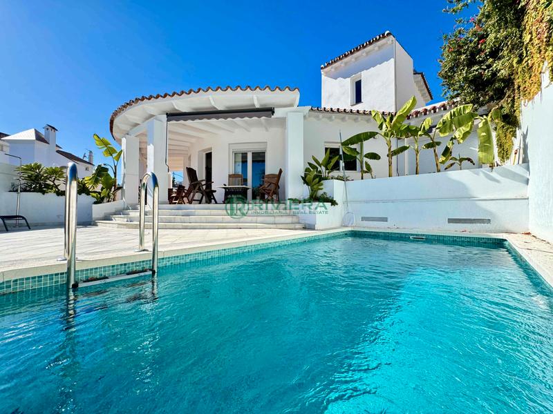 Foto af5e83eb-61fd-4cdc-af47-85c2ee50bf9e. Chalet casa/chalet independiente en calle fragata, en Benalmádena