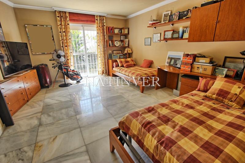 Foto 89b26db1-84f1-4ce8-bde2-69fd22640a61. Chalet with heating parking pool in El Candado Málaga